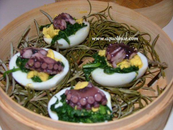 Uovo sodo con cime di rapa polipo arrostito e olio di peperoncino